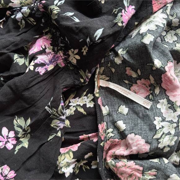 Free People Black and Pink Flutter Sleeve Blouse Size XS 51 - Picture 4 of 5